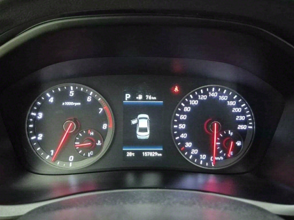 HYUNDAI Sonata - Vista 6