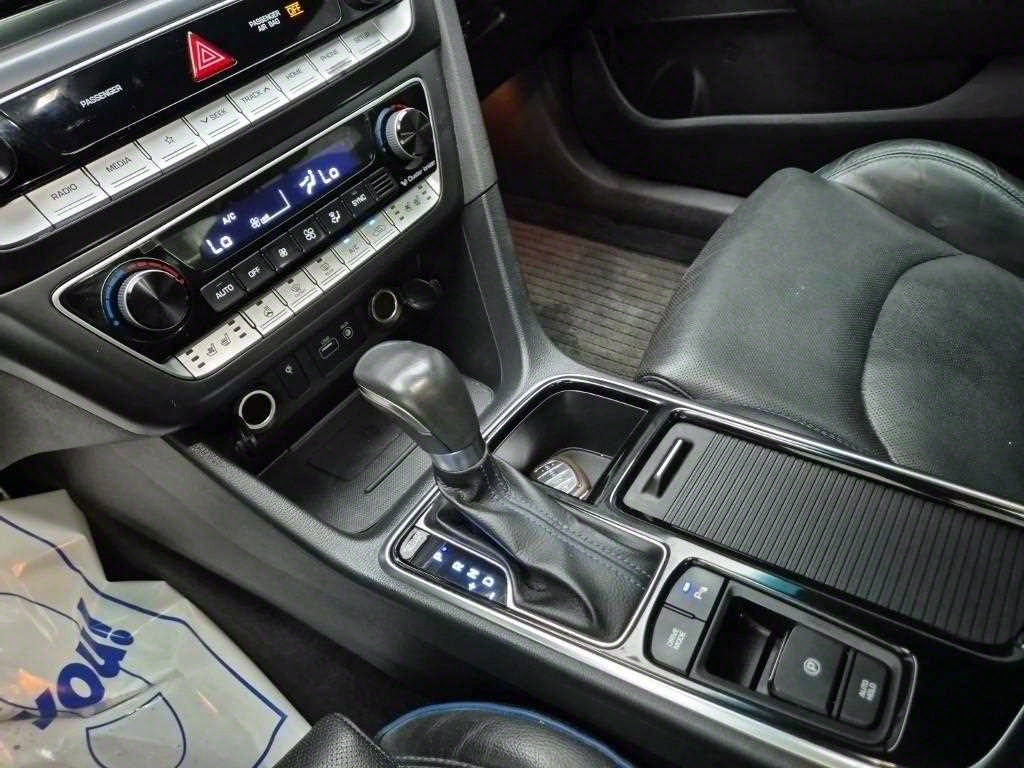 HYUNDAI Sonata - Vista 8