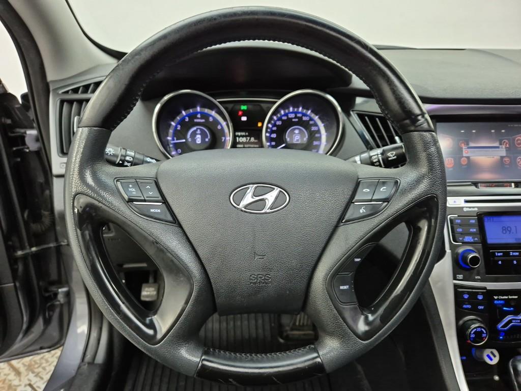 HYUNDAI Sonata - Vista 9