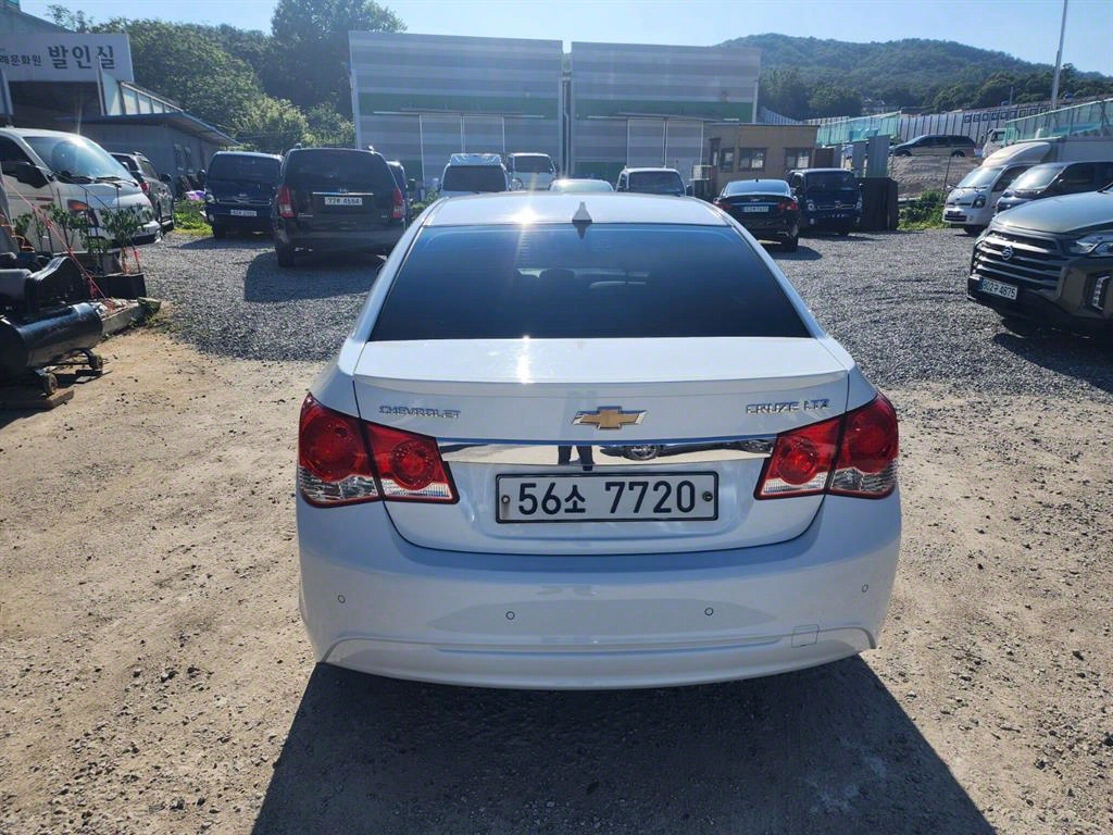 Chevrolet Cruise - Vista 5