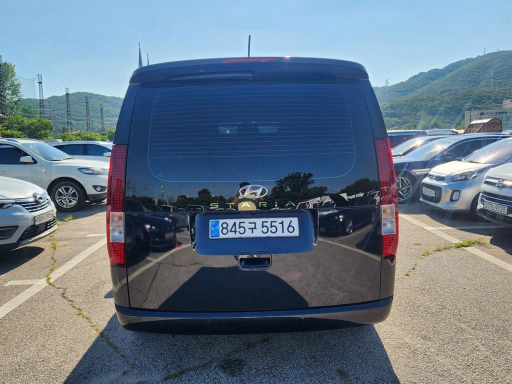 HYUNDAI Staria - Vista 5