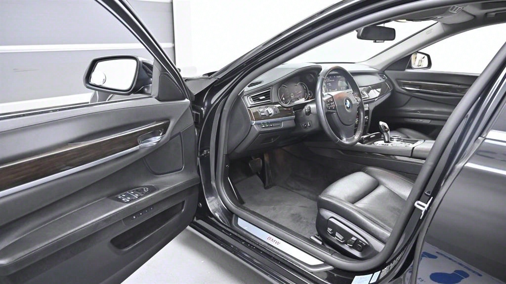 BMW 7 Series - Vista 6