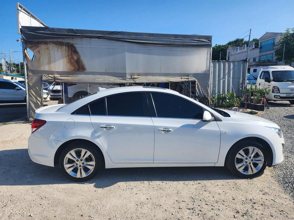 Chevrolet Cruise - Vista 7