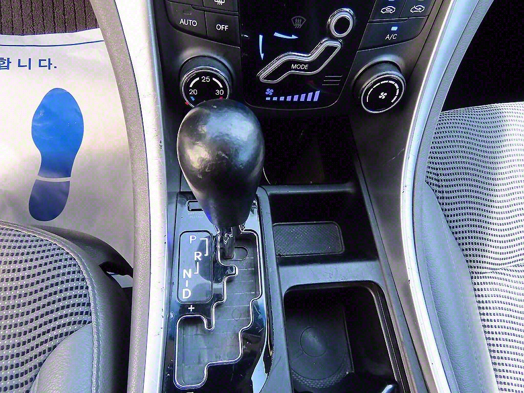 HYUNDAI Sonata - Vista 10