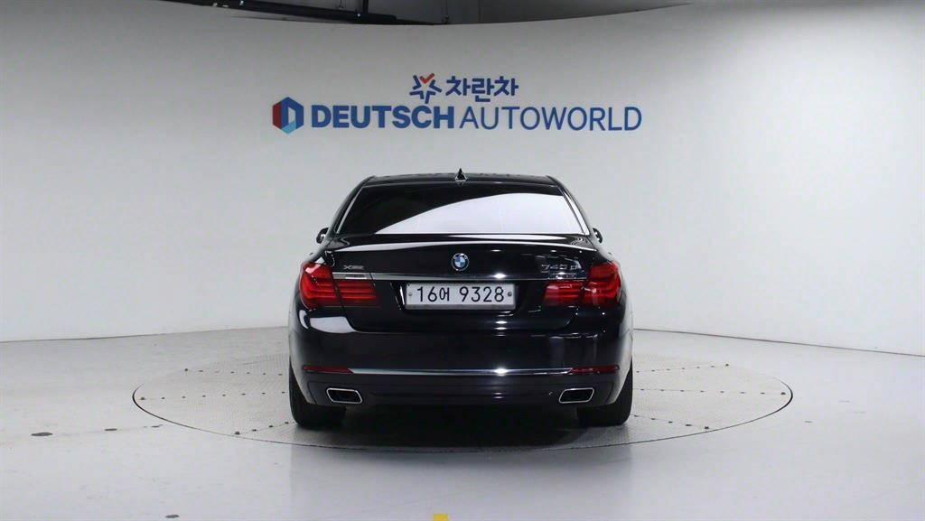 BMW 7 Series - Vista 4