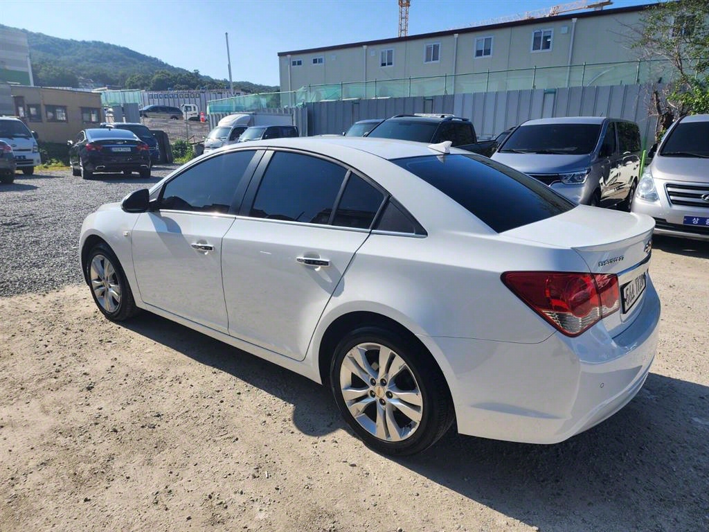 Chevrolet Cruise - Vista 4