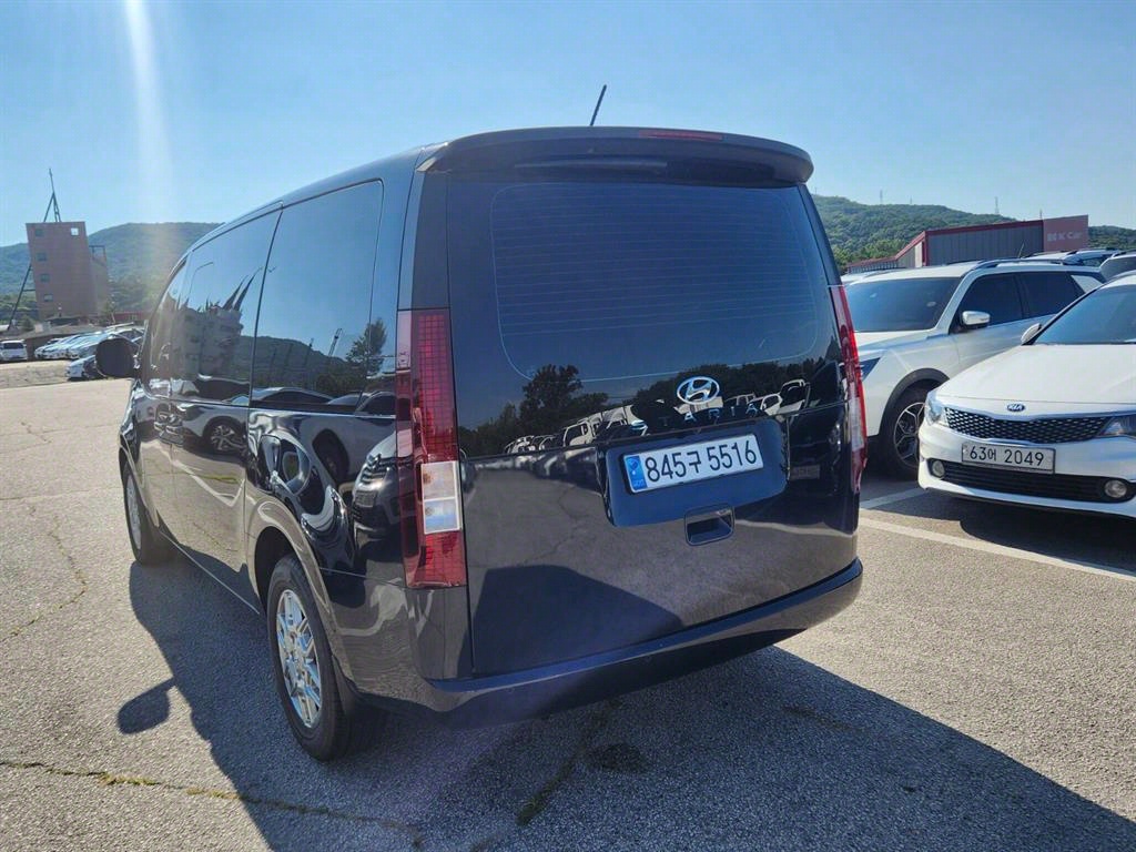 HYUNDAI Staria - Vista 4