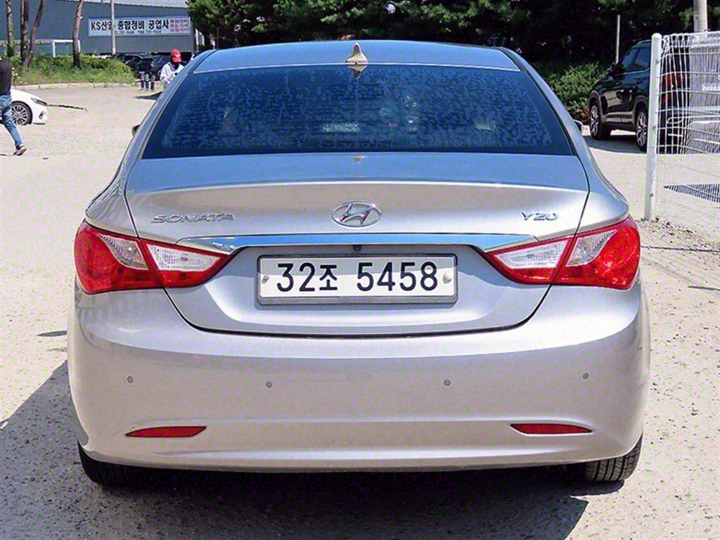 HYUNDAI Sonata - Vista 4