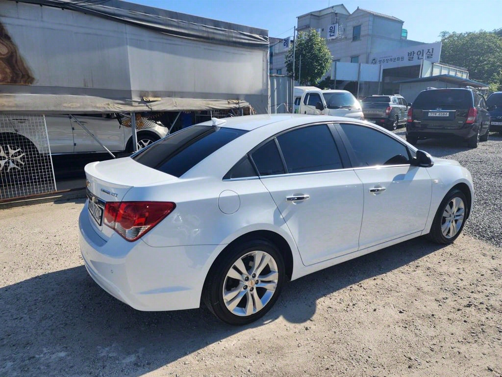 Chevrolet Cruise - Vista 6