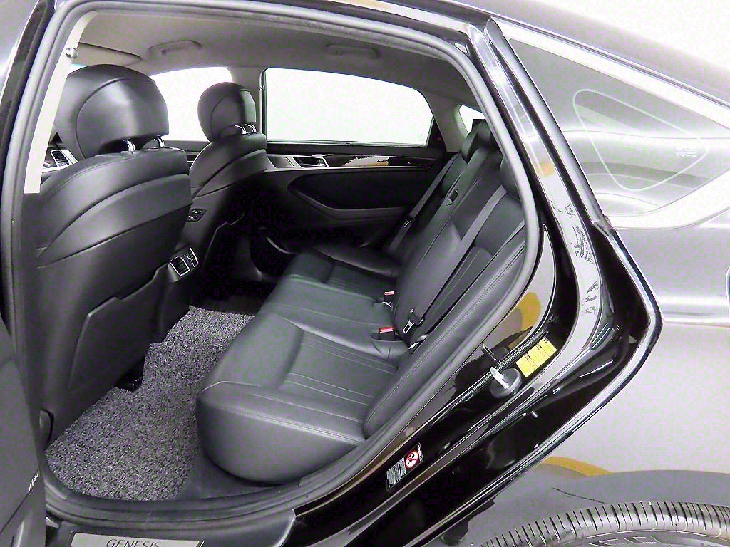 Genesis G80 - Vista 6