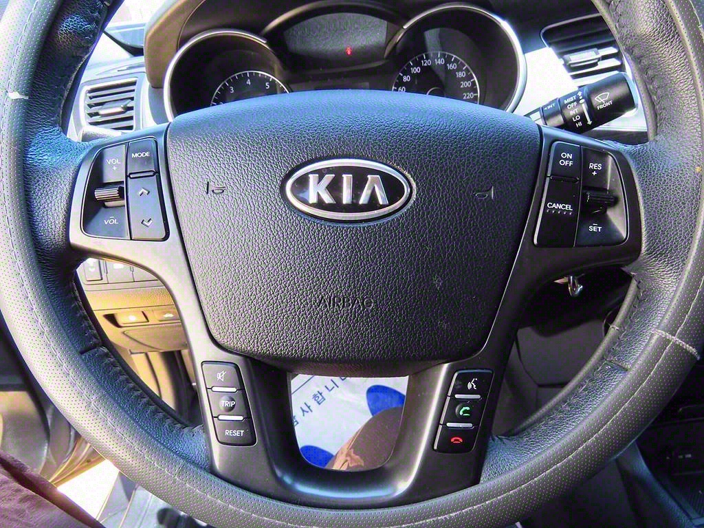 KIA K7 - Vista 9