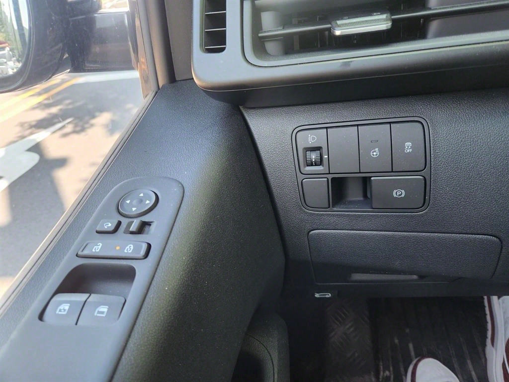 HYUNDAI Staria - Vista 12