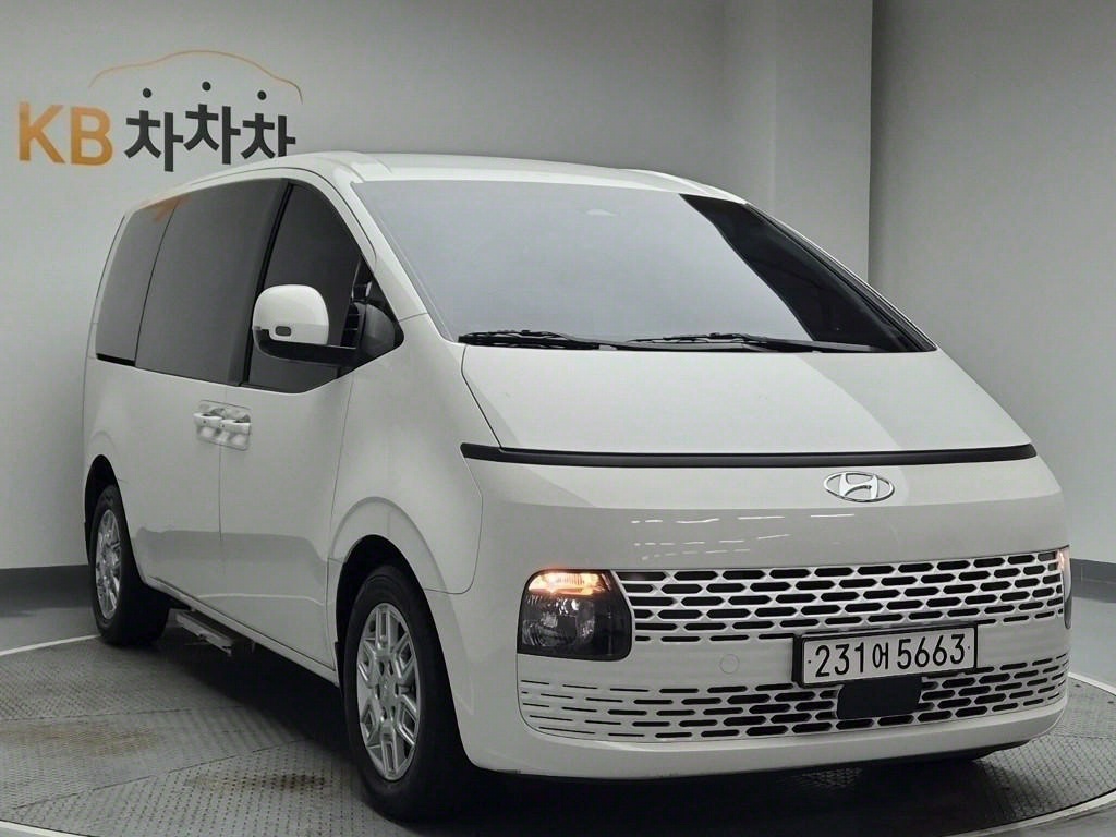 HYUNDAI Staria - Vista 4