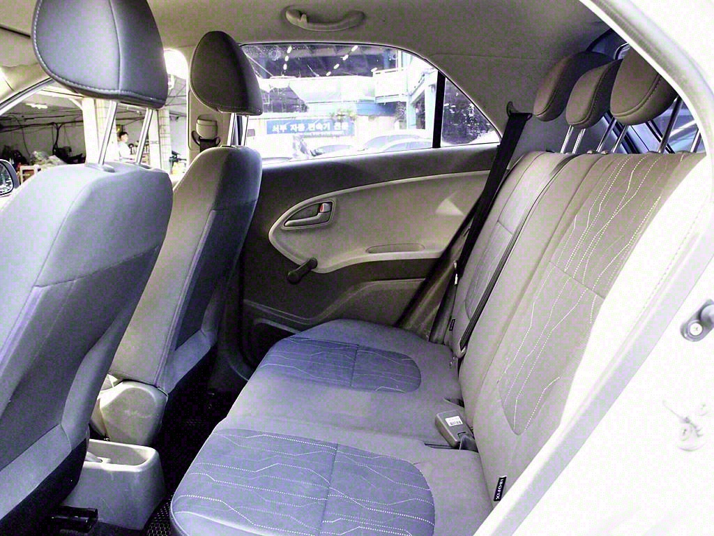 KIA Morning - Vista 11