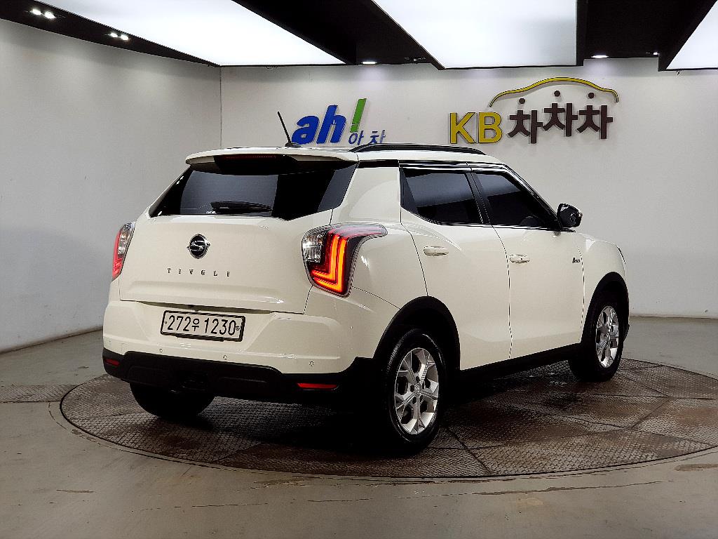 Ssangyong Tivoli - Vista 4