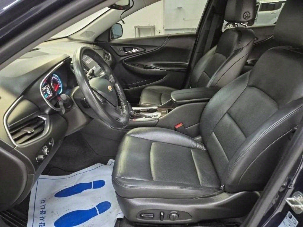 Chevrolet Malibu - Vista 11