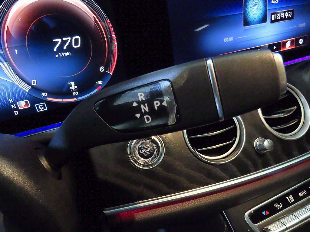 Mercedes Benz E class - Vista 12