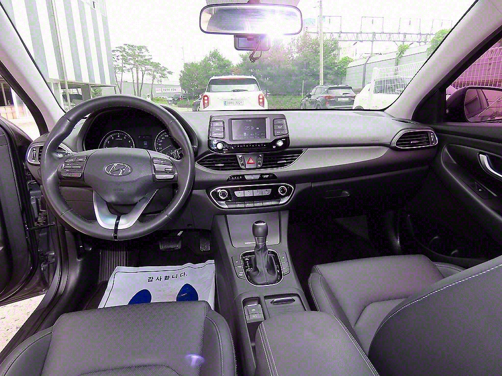 HYUNDAI i30 - Vista 7