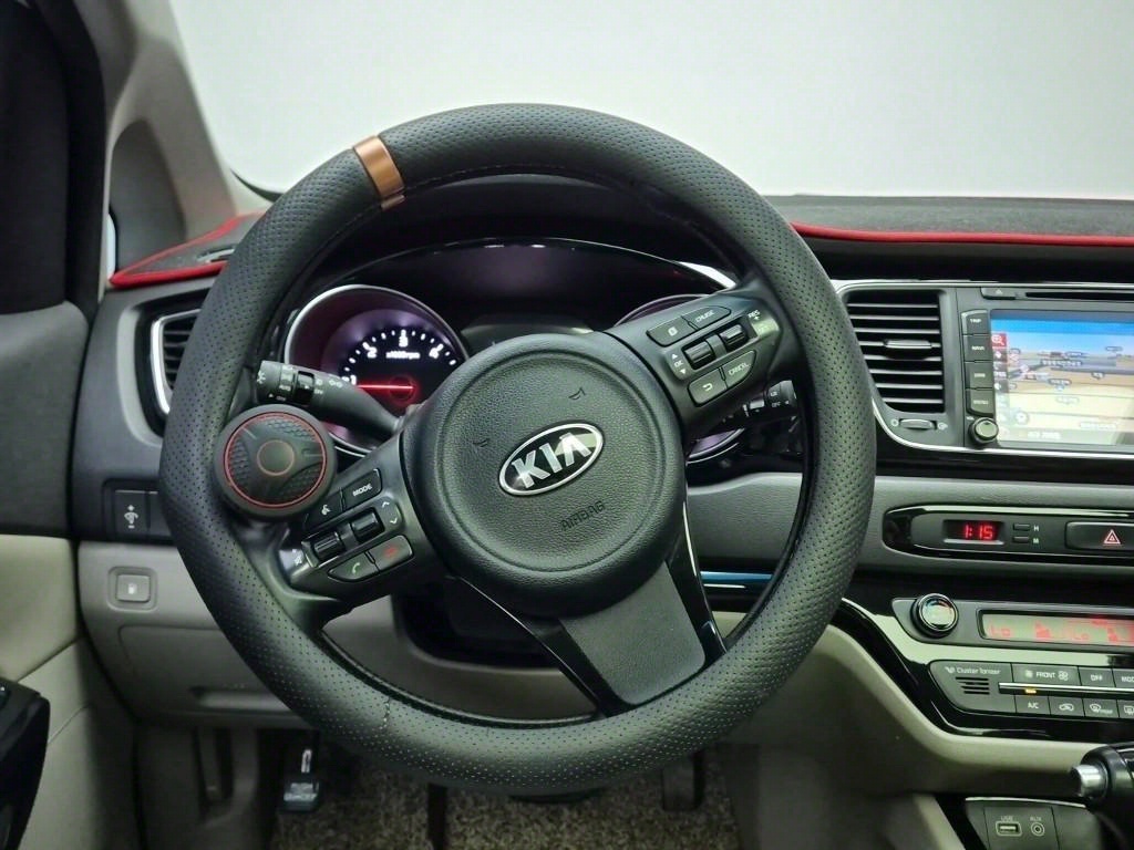 KIA Carnival - Vista 7