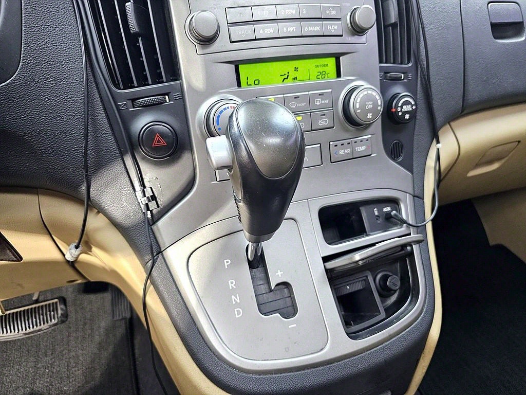 HYUNDAI Starex 2008 Plateado - Importación desde Corea - HF Imports Iquique - Foto 17