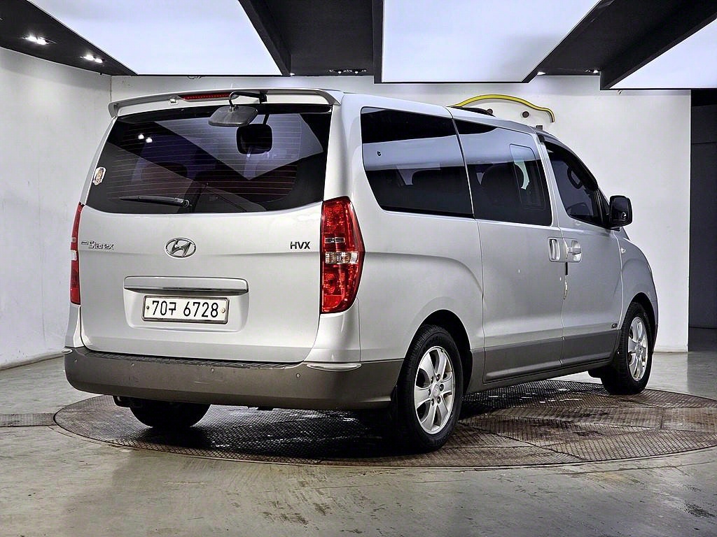HYUNDAI Starex - Vista 4