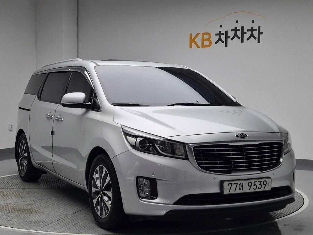 KIA Carnival - Vista 4