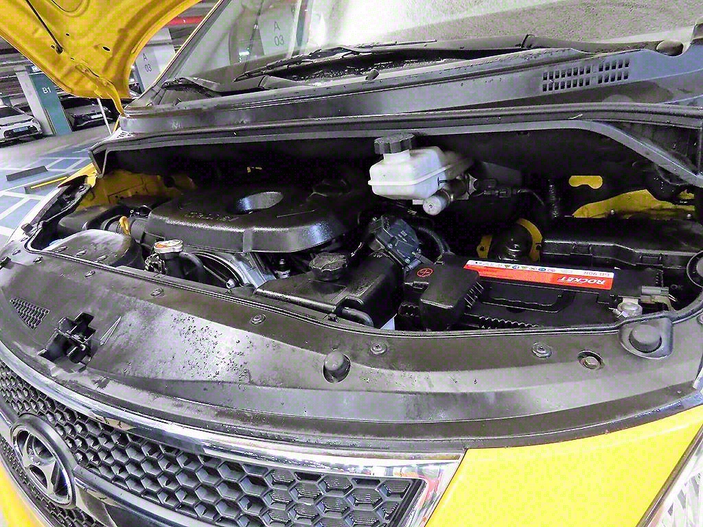 HYUNDAI Starex 2015 Amarillo - Importación desde Corea - HF Imports Iquique - Foto 19