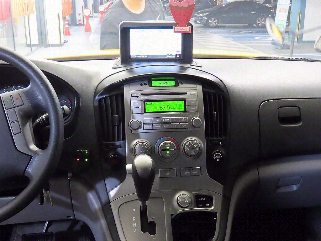 HYUNDAI Starex - Vista 12