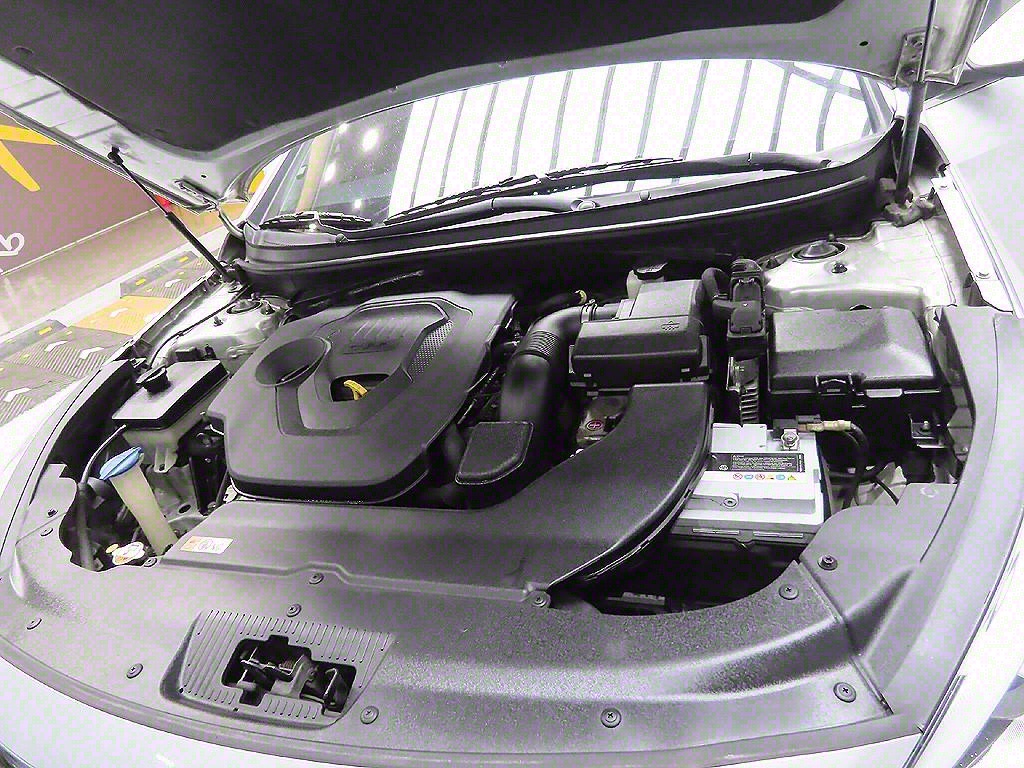 HYUNDAI Sonata 2015 Plateado - Importación desde Corea - HF Imports Iquique - Foto 8