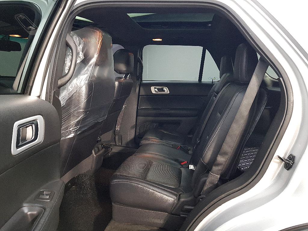 Ford Explorer - Vista 9