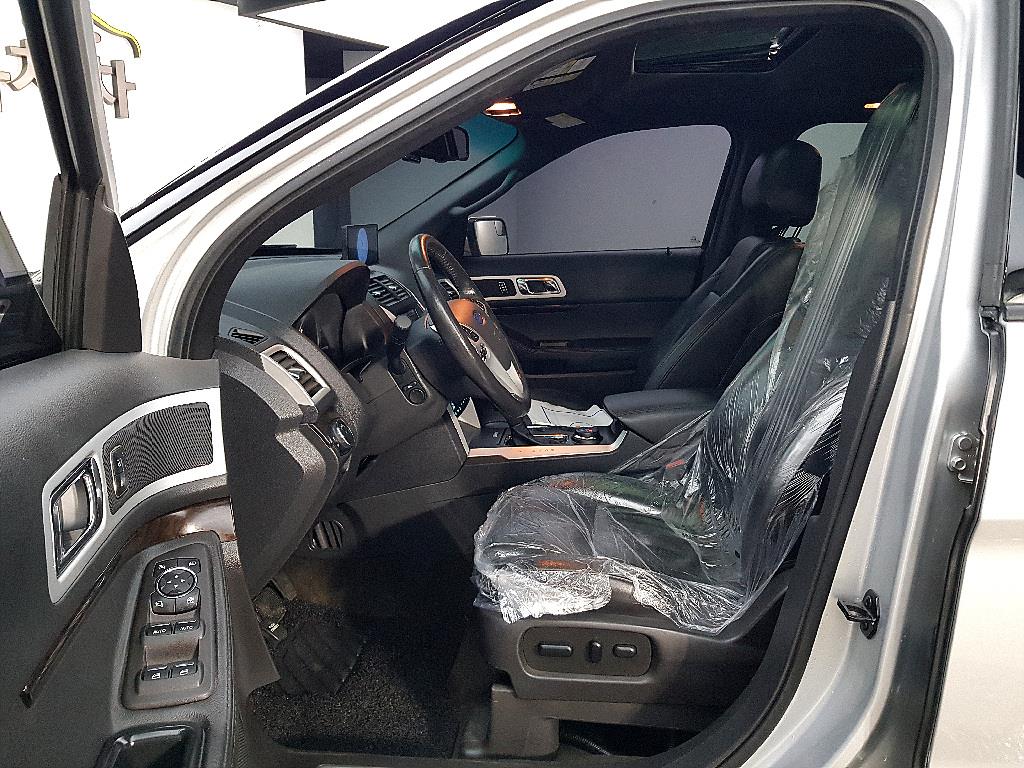 Ford Explorer - Vista 8