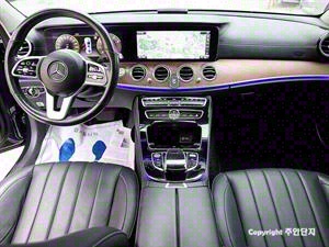 Mercedes Benz E class - Vista 10