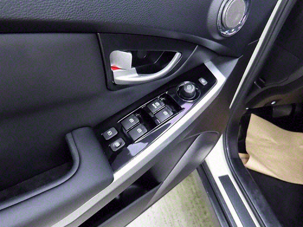 Ssangyong Korando - Vista 11