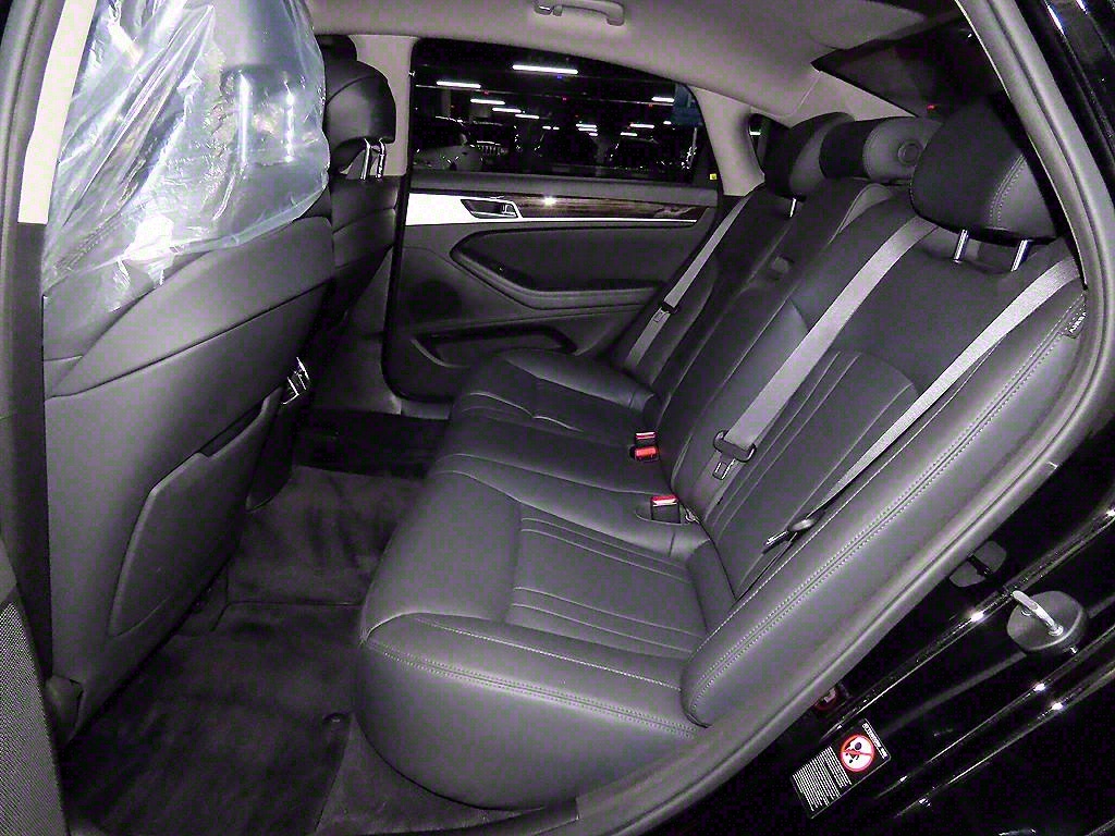 Genesis G80 - Vista 7