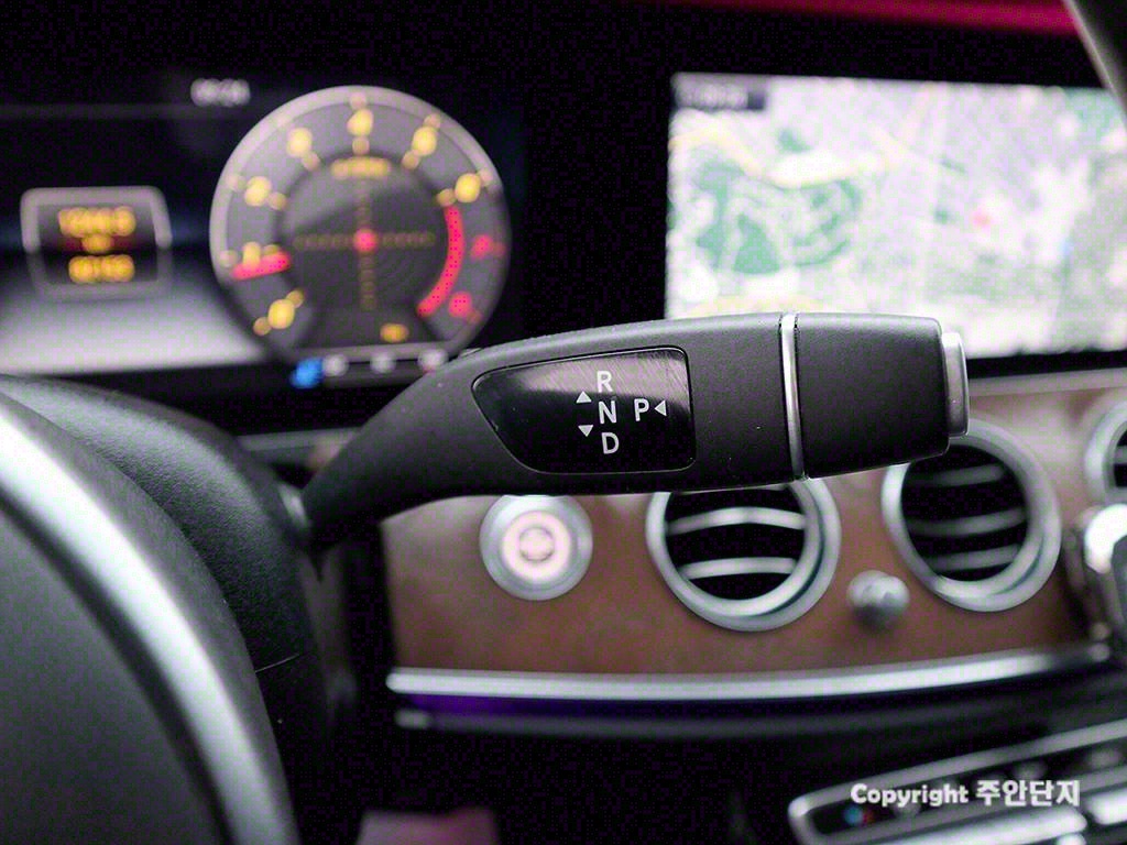 Mercedes Benz E class 2019 Azul - Importación desde Corea - HF Imports Iquique - Foto 7