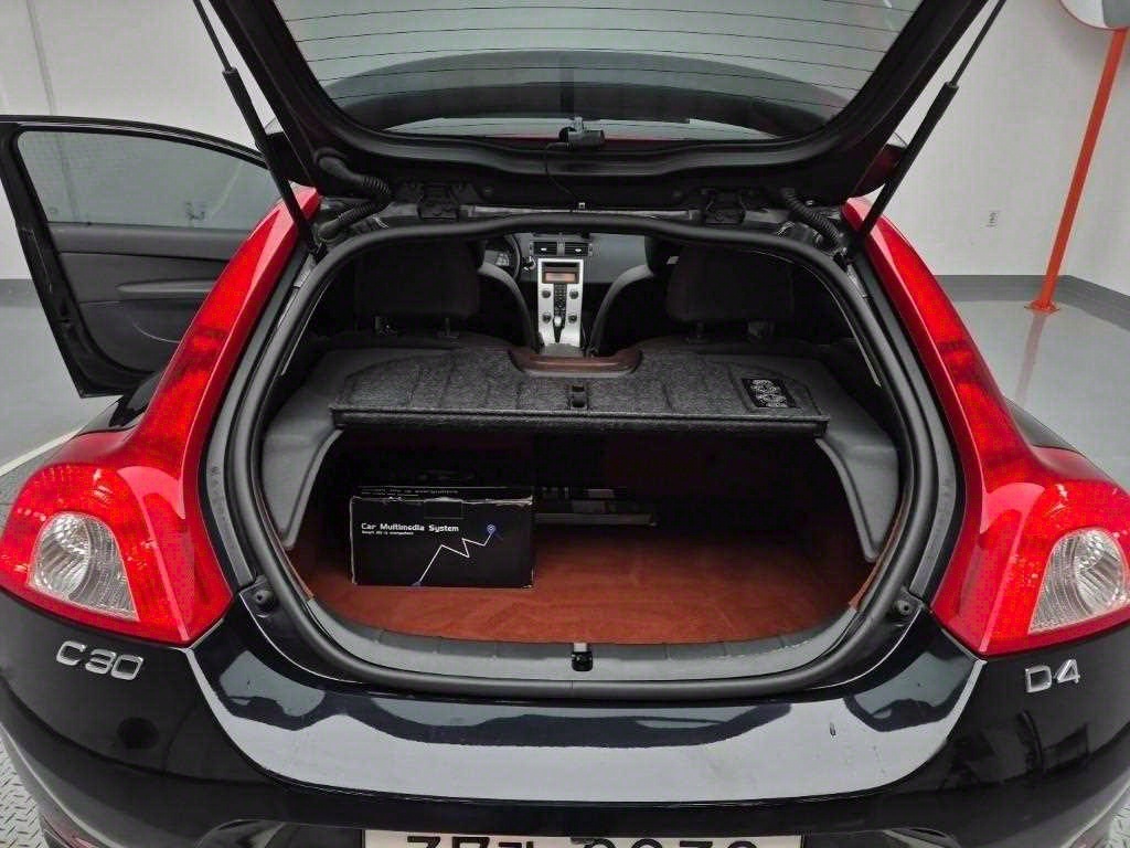 Volvo C30 2011 Negro - Importación desde Corea - HF Imports Iquique - Foto 18