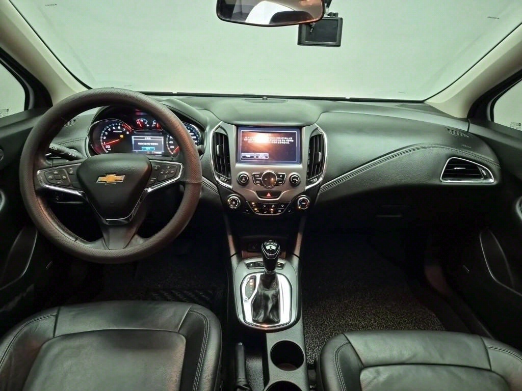 Chevrolet Cruise - Vista 7