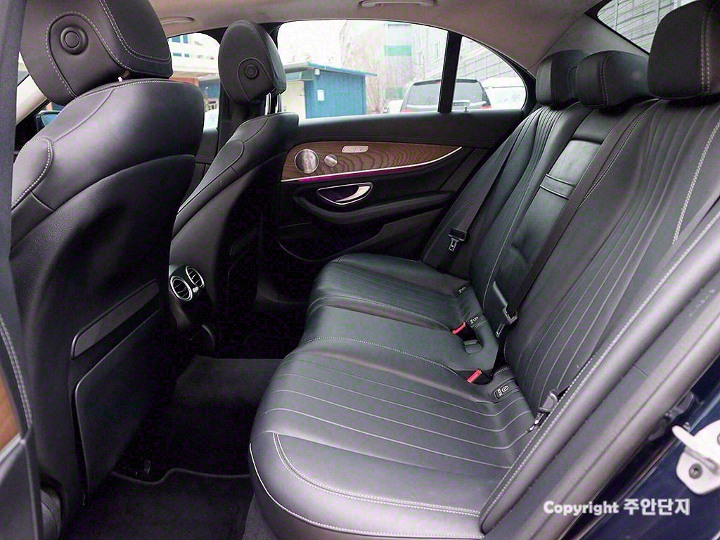 Mercedes Benz E class 2019 Azul - Importación desde Corea - HF Imports Iquique - Foto 10