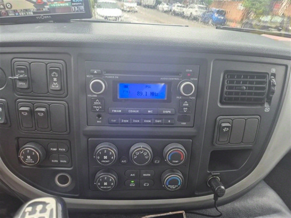 medium and large bus Medium Daewoo Bus - Vista 12