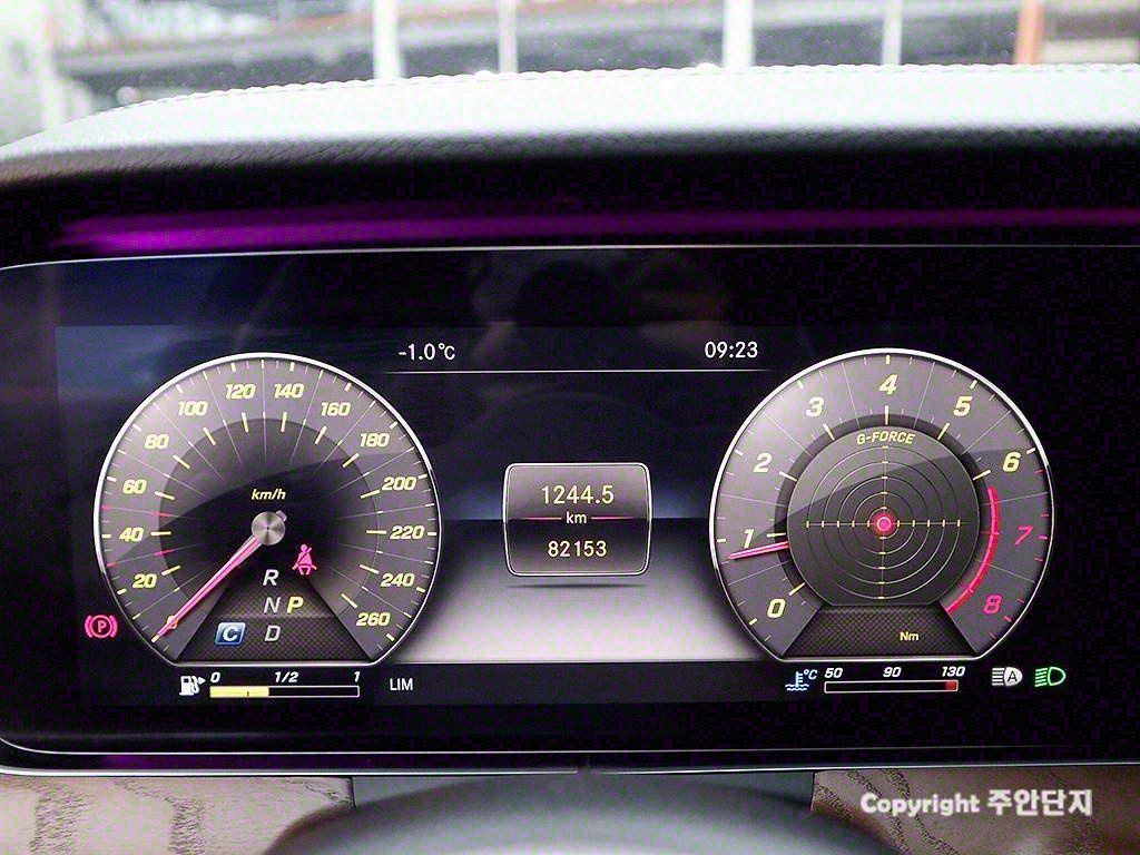 Mercedes Benz E class - Vista 11