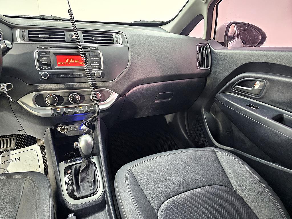 KIA Pride - Vista 10