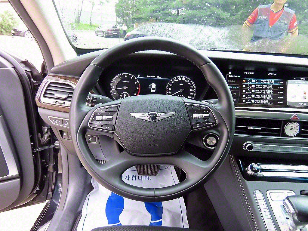 Genesis G90 - Vista 8