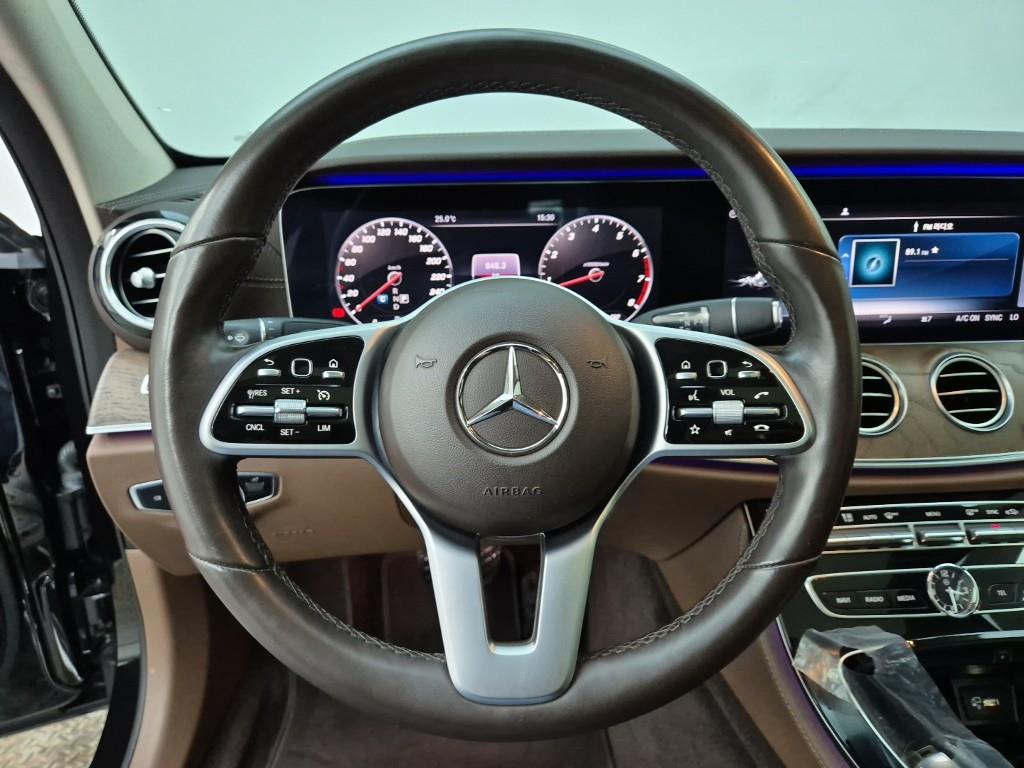 Mercedes Benz E class - Vista 9