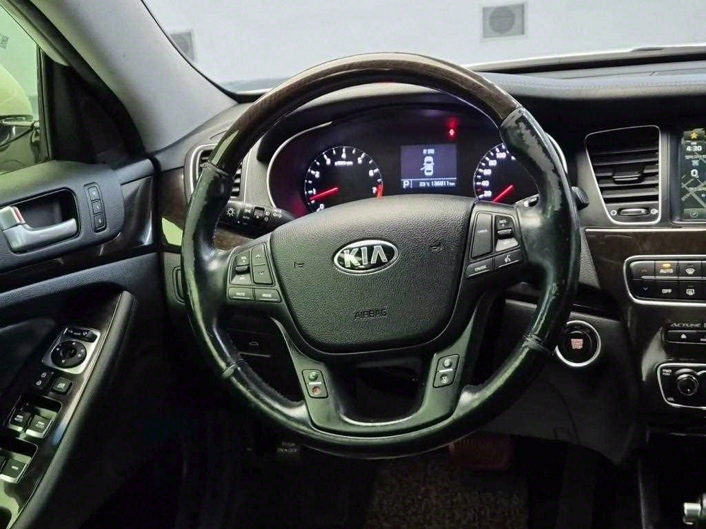KIA K7 - Vista 9