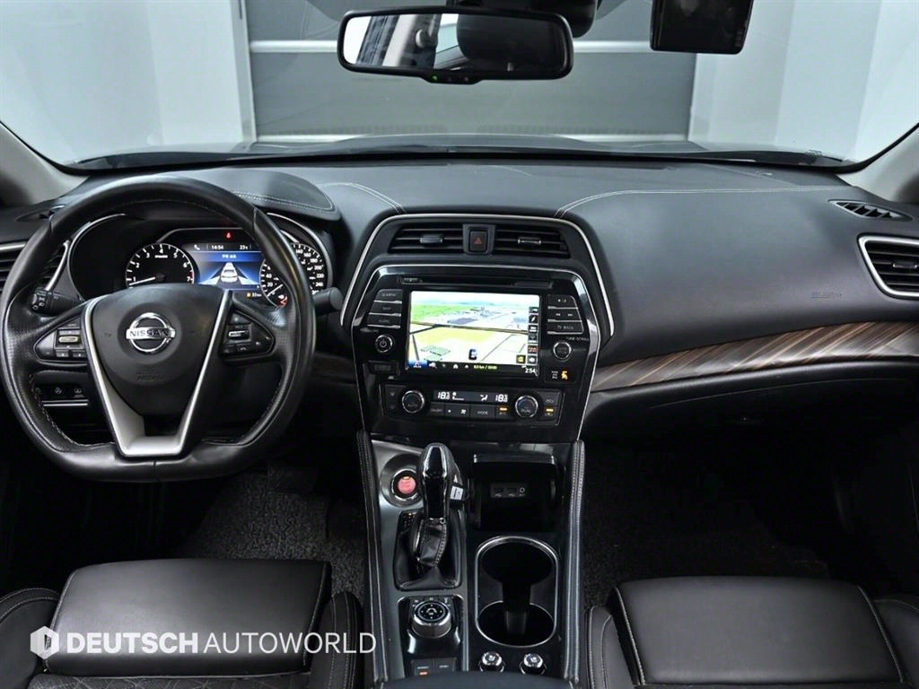 Nissan Maxima - Vista 7