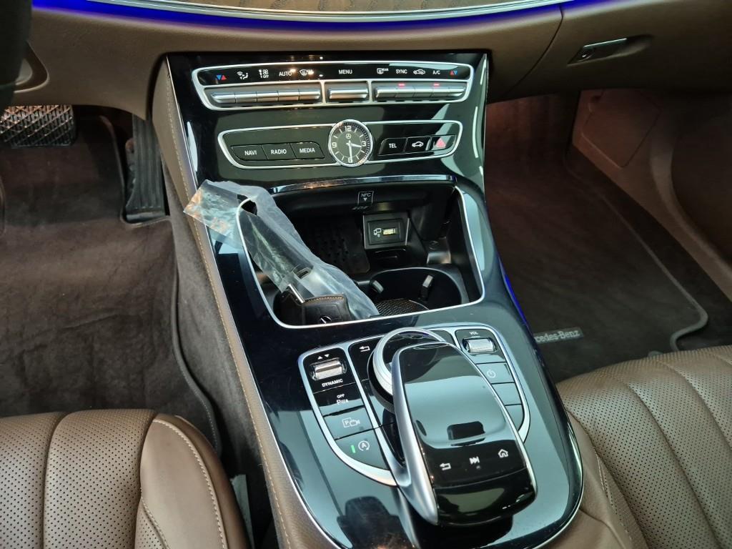 Mercedes Benz E class - Vista 10