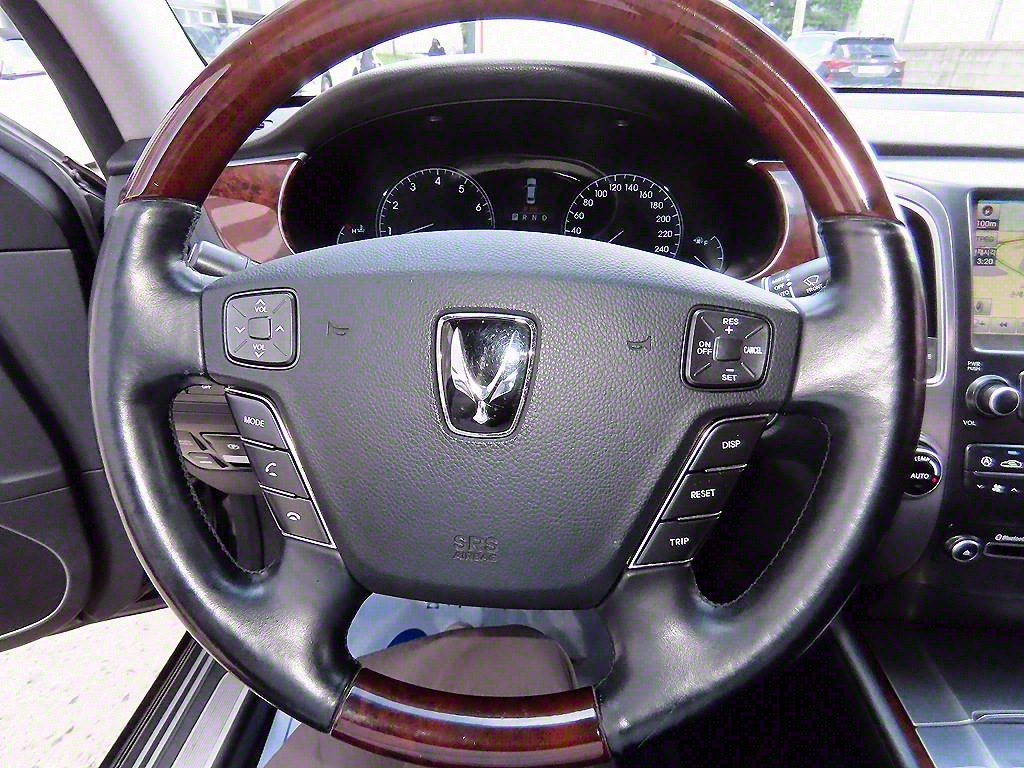 HYUNDAI Equus - Vista 8