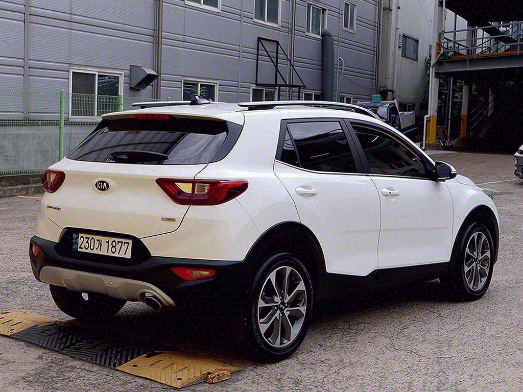 KIA Stonic - Vista 7