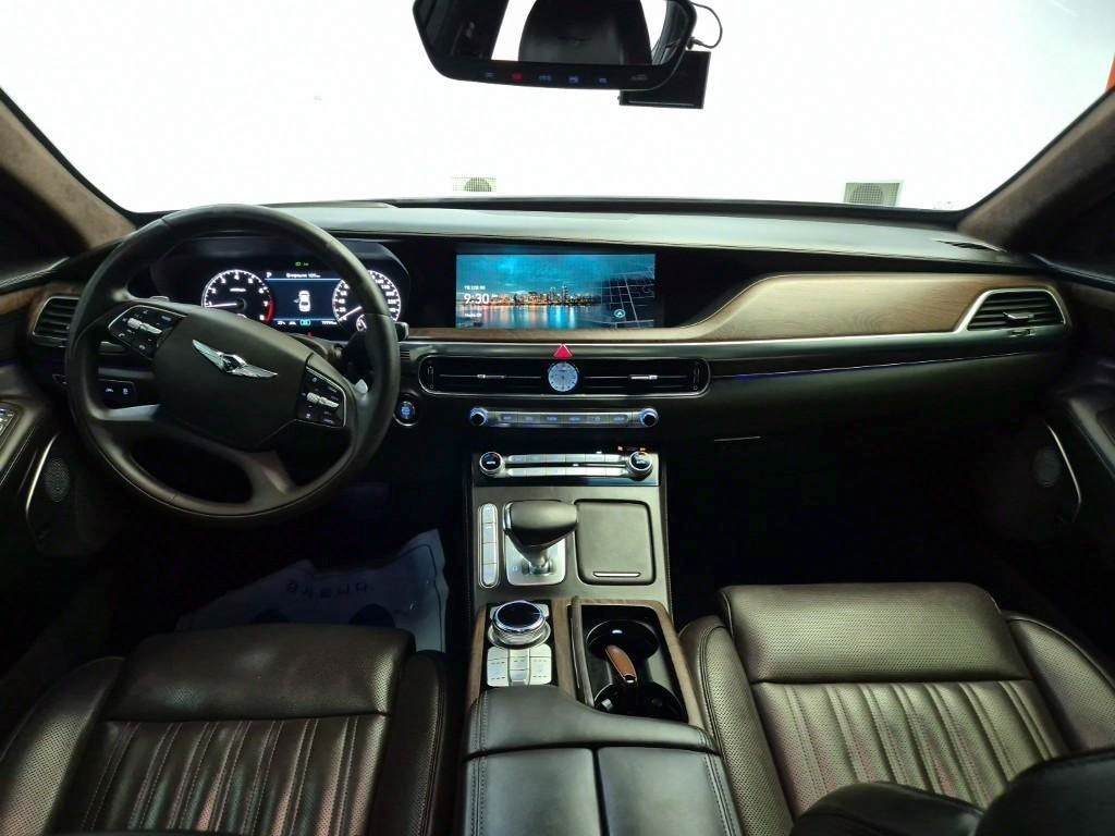 Genesis G90 - Vista 7