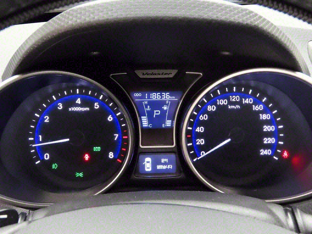 HYUNDAI Veloster - Vista 6